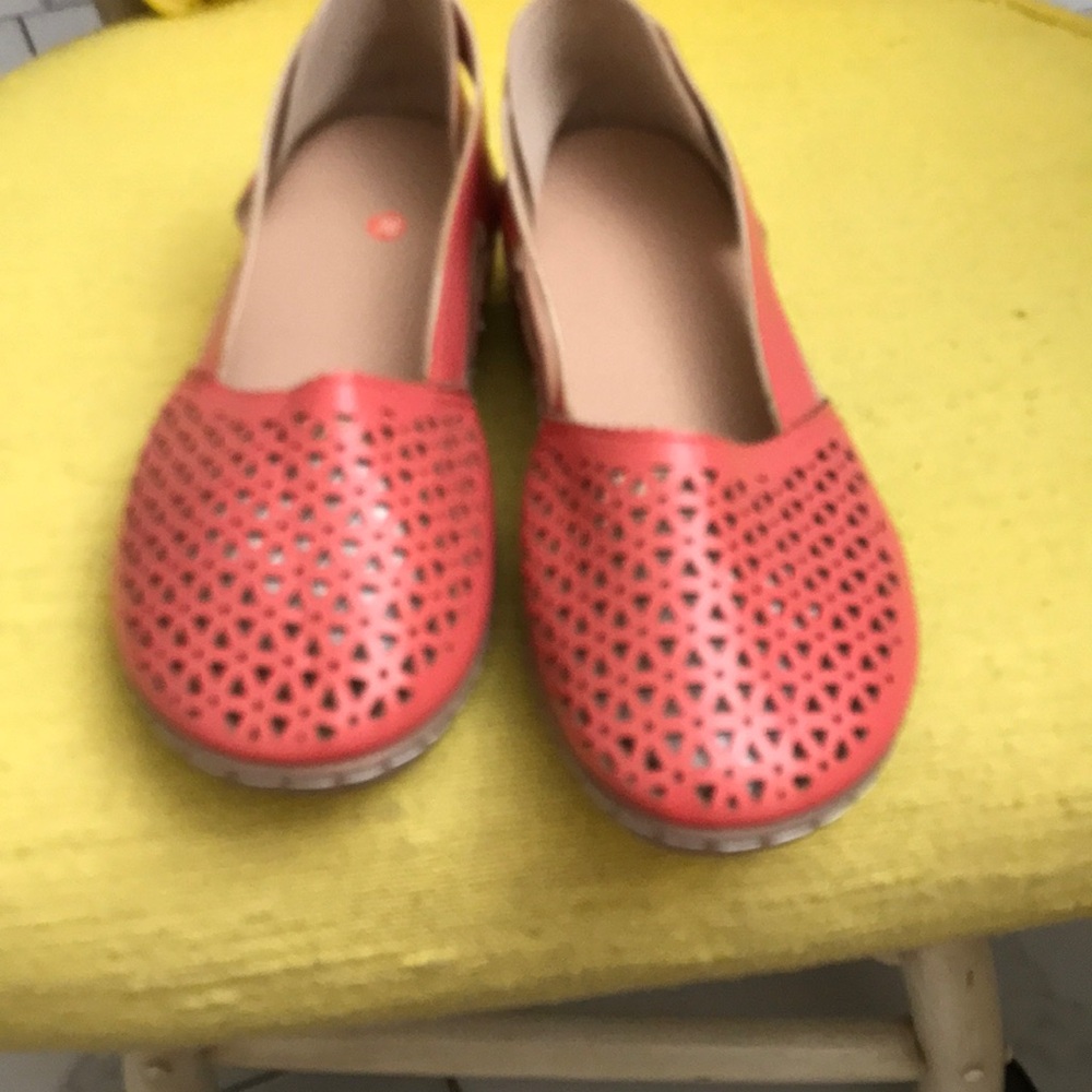 Woman’s Coral Cutout Slip-On Flats